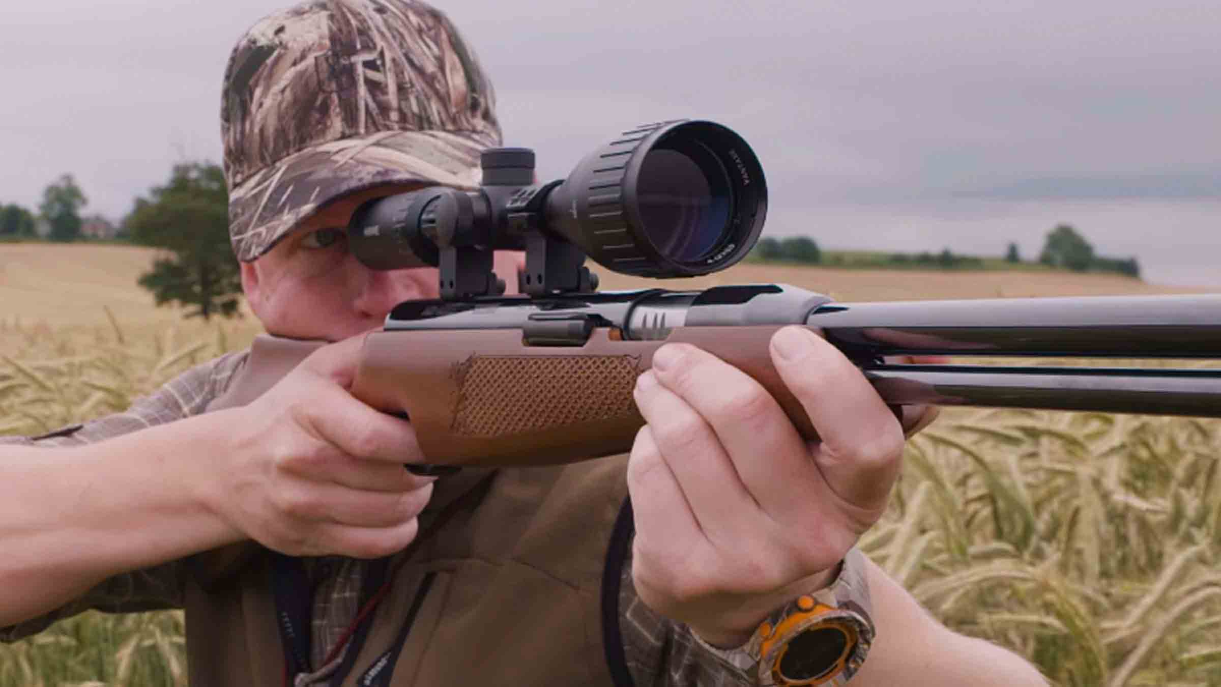Man shoooting TX200